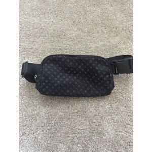 lululemon Everywhere Belt Bag Mirrorify Reflective Black Logo Print Belt Bag
